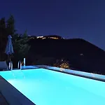 White Lefkada * Kalamítsi