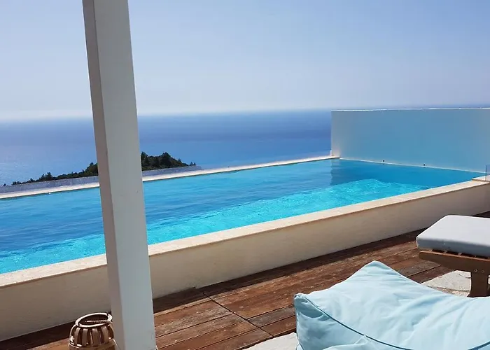 White Lefkada 别墅